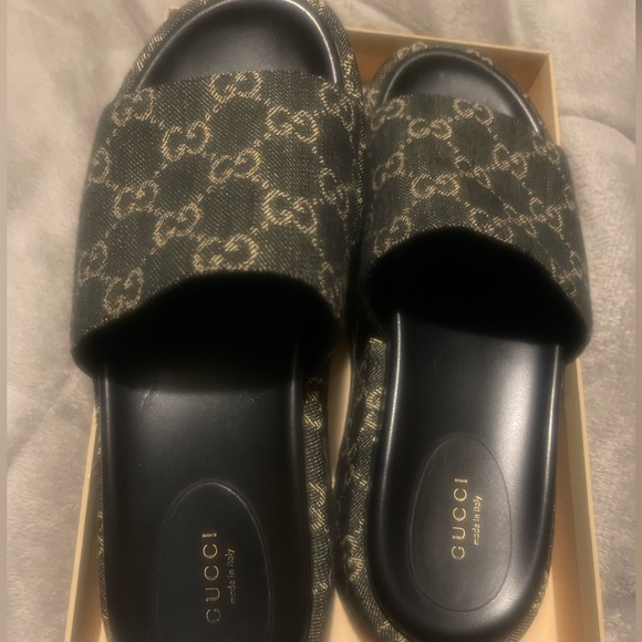 Authentic Gucci Platform sandals - Picture 3 of 10